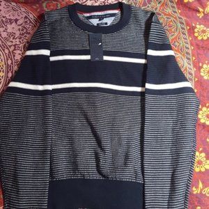 NWT TOMMY HILFIGER SWEATER